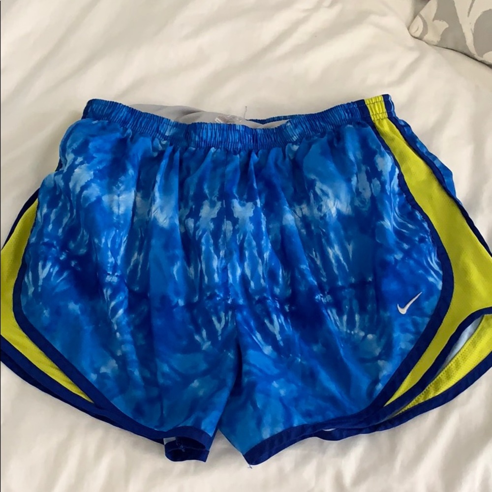 Nike shorts large